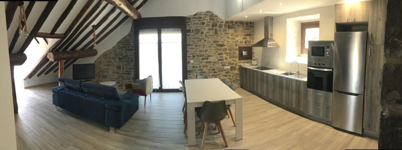 Apartamentos Bajo Pena Apartamentos Sanlorien El Pueyo de Araguás Buitenkant foto